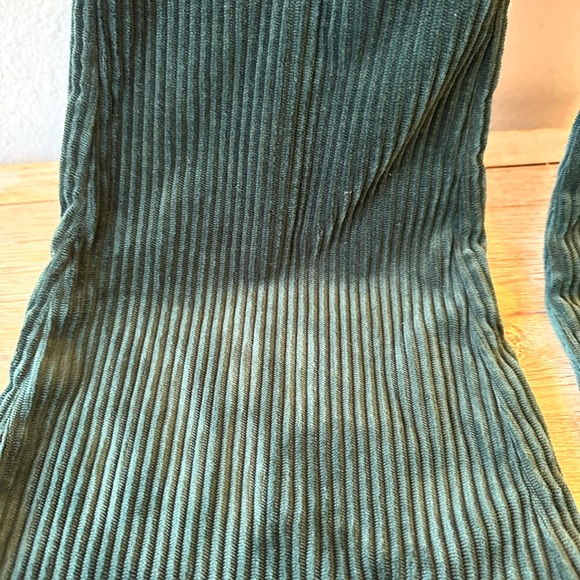 Bagatelle Green Corduroy Pull On Soft Flared Pant Size XS - Picture 3 of 4